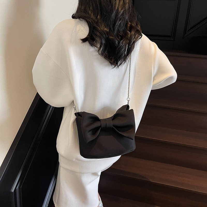 2025 Autumn new sweet girl pink bow women s handbag new casual shoulder bag fashion chain new women s crossbody bag autumn new designer bag