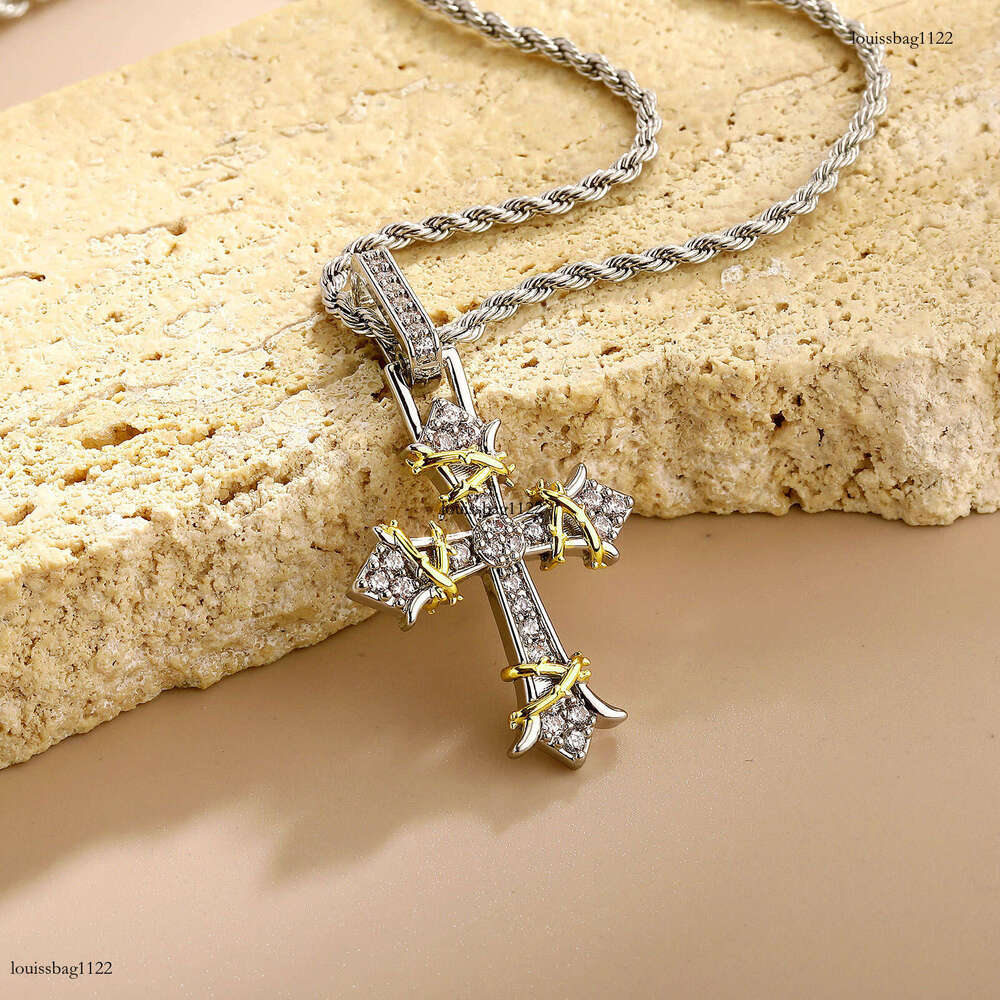 Hot Selling Full Dia Cross Pendant Necklace for Women and Men, Trendy Double Thorn Detachable Couple Pendant, Light