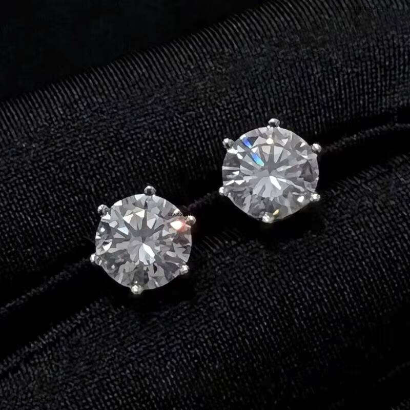 Classic Style Solid Sier Round Brilliant Moissanite Dia Stud Earrings for Men Women Jewelry