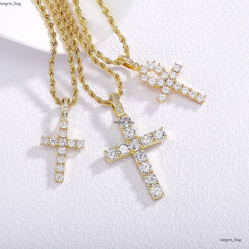 Hip Hop Dia-Encrusted Cross Sterling Silver Pendant for Men, Simple and High-End Twist Chain Necklace