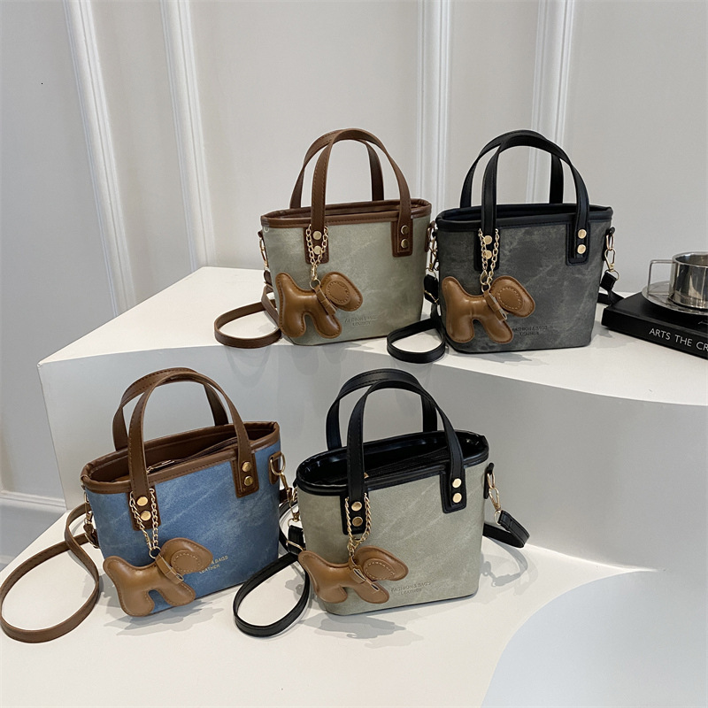 2025 Autumn New Fashionable Women s Small Bag Casual And Simple Shoulder Niche Bucket fashion Design Crossbody Designer