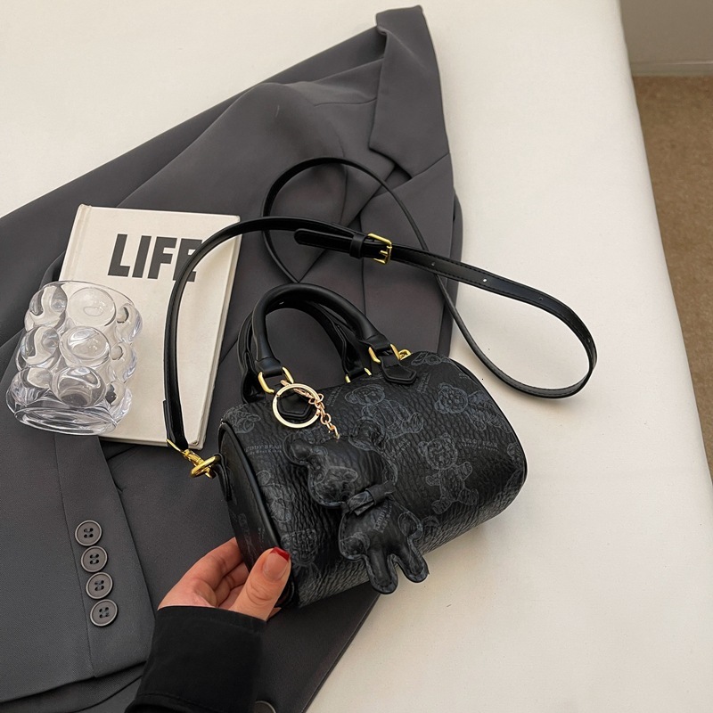 2025 Autumn New Pillow Bag Korean Fashion Printed Women s Shoulder Bag Cartoon Bear Commuter Handbag bag New Women s Crossbody Bag Autumn New women s 