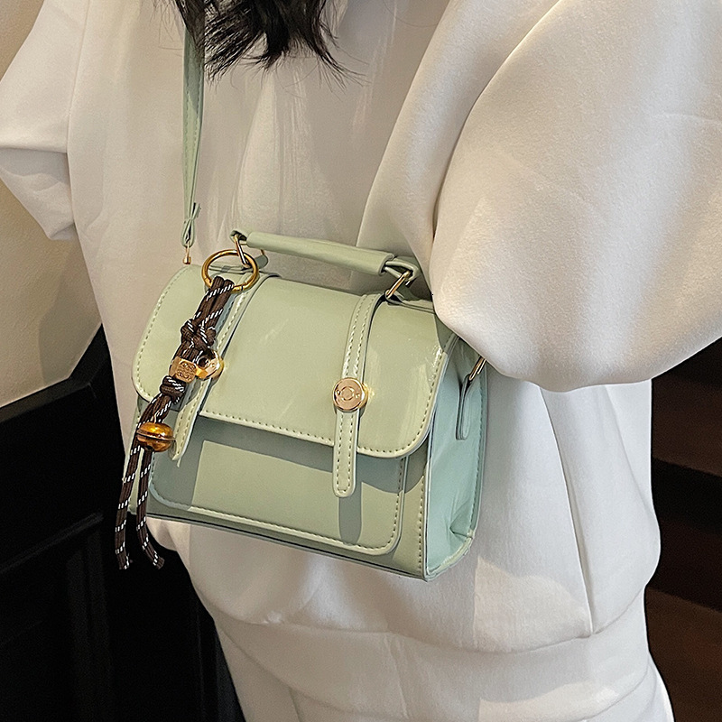 2025 Autumn New Shoulder bag Bag Retro New Fashion Niche Women s Small Square Bag women s New Women s Crossbody Bag Autumn New Designer Bag Handbag