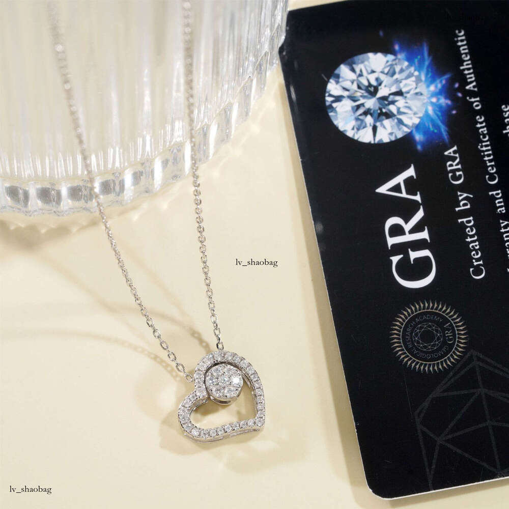 Sterling Sier Inlaid with D Color Moissanite Light Heart-shaped Personality Necklace
