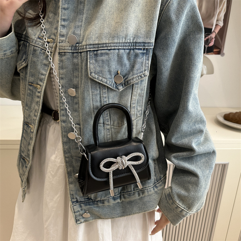 2025 Autumn New French Style Textured Women s Shoulder Bag Niche New Bow Small Square Bag Fashionable New Women s Crossbody Bag Autumn New Designer Ba