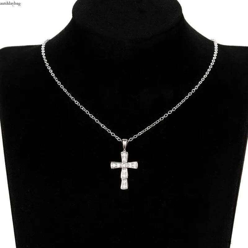 2025 Simple Fashion Cross Pendant Elegant Vintage Jewelry Sterling Sier Fill Pave White 5A Cubic Zircon CZ Dia Party Eternity Women Clavicle Necklace 