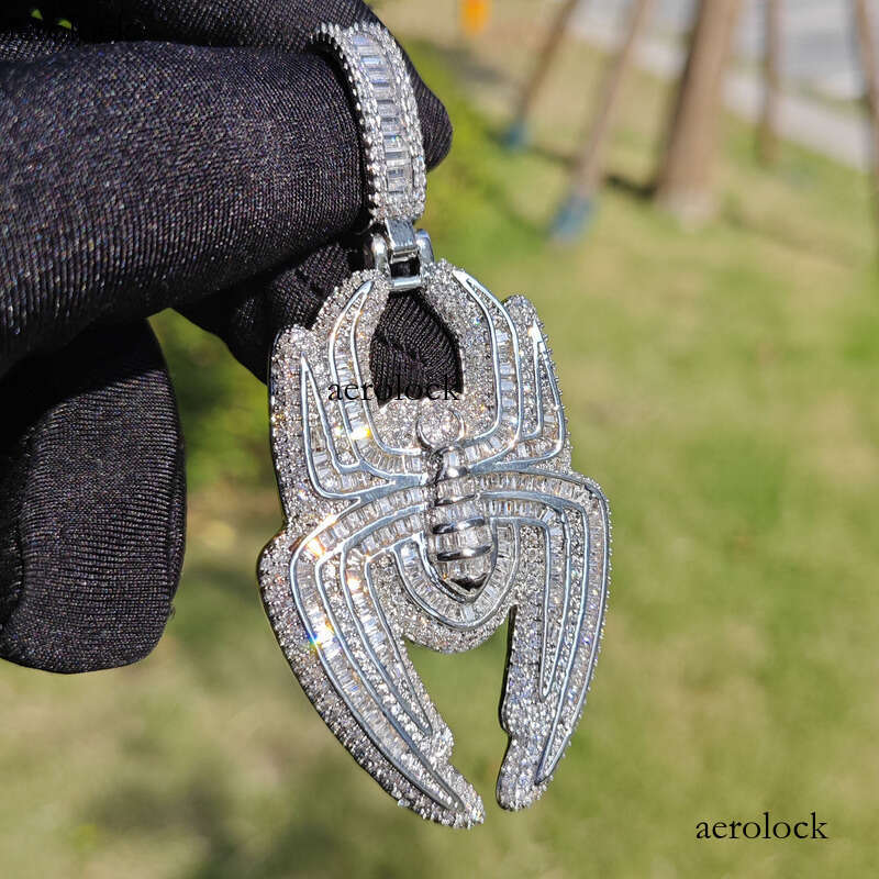 New Hip-Hop Little Spider Pendant Simple Personality Full Dia Inlaid Necklace Unisex Trendy Accessories Jewelry
