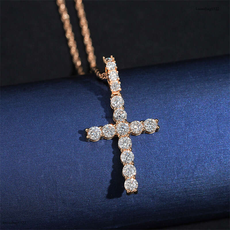 Ins Hip-Hop Personality Iced Out VVS Cross Full Inlaid D Color Moissanite Necklace Pendant