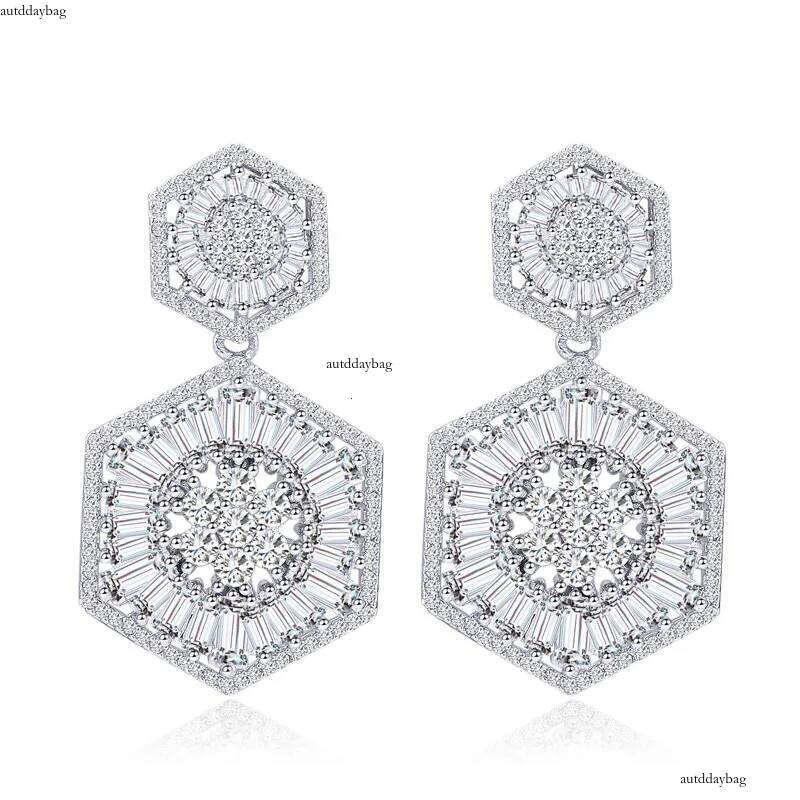 2025 Sparkling Gorgeous Dangle Earrings Jewelry Sterling Sier T Princess Cut White Lab Moissanite Dia Party Noble Banquet Women Drop Earring Gift