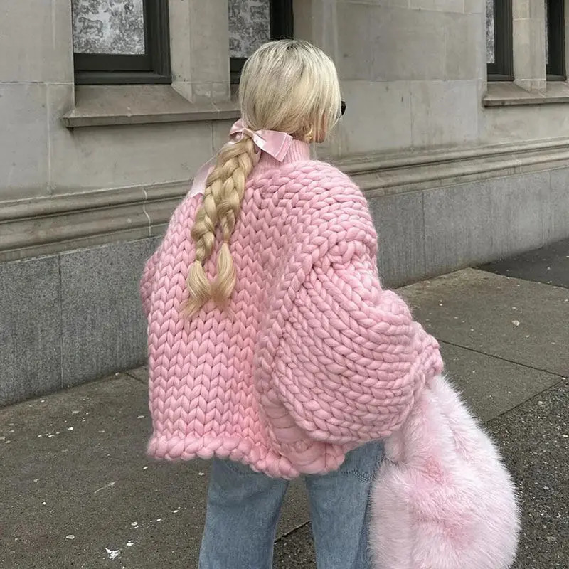 Winter French Pink Short Style Small Fragrant Sweater Jacket Womens Premium Cardigan Female Clothing 250804