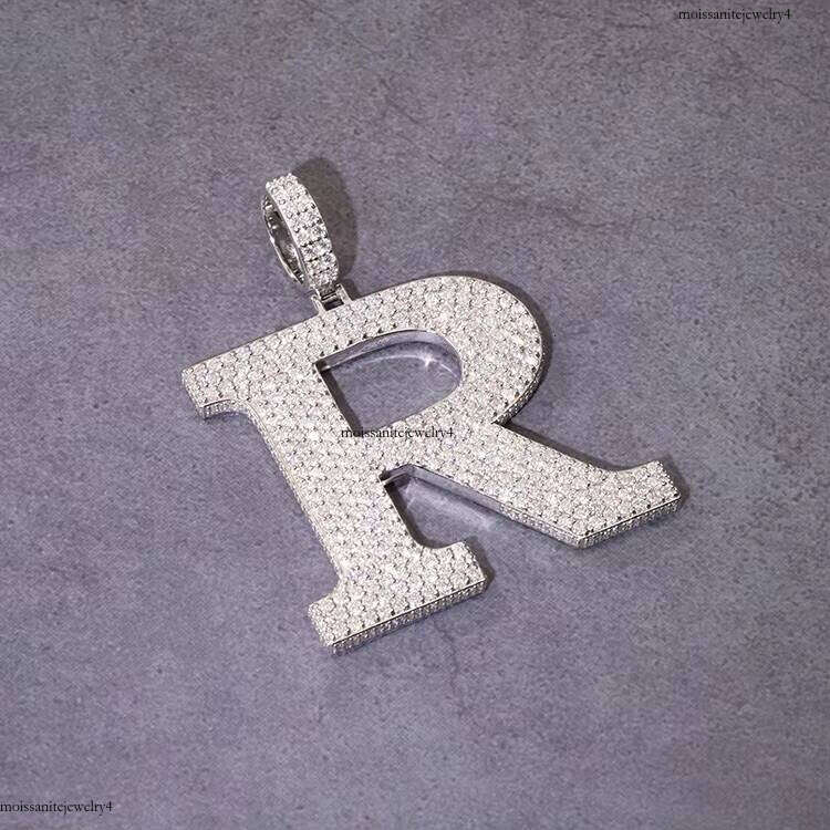 Fashion Hip Hop Jewelry Shine Dia VVS Moissanite Iced Out Sier Name Letter Pendant for Men