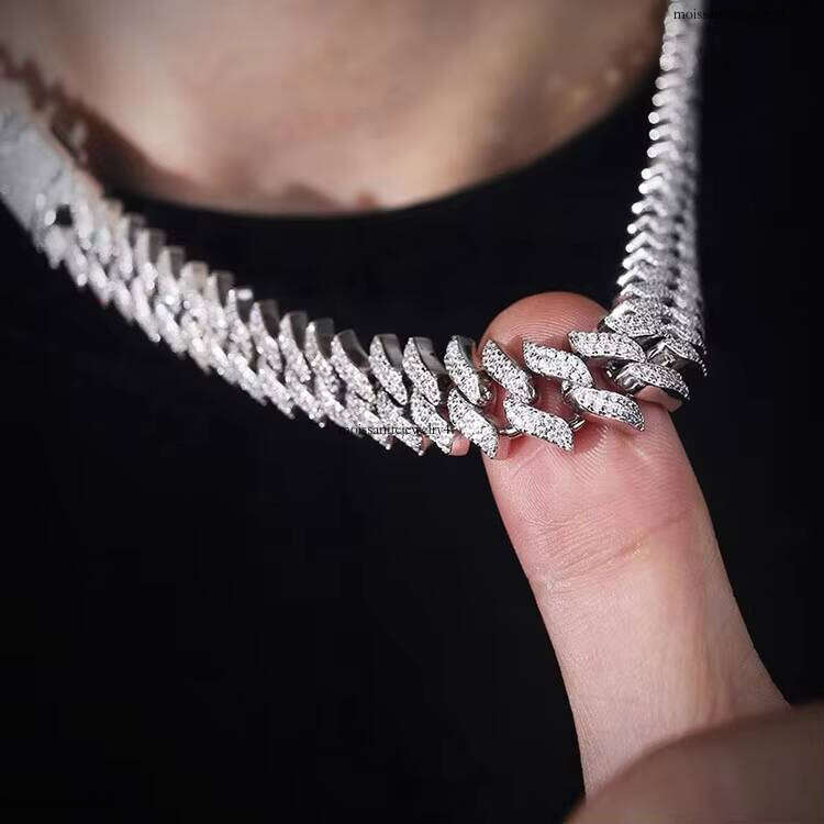 Xingguang Custom Jewelry Ice Out Necklace Hip Hop Style VVS Moissanite Dia Sterling Sier Cuban Spiked Chain