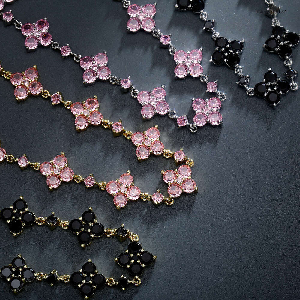 Full Dia Heavy Craft Four-Leaf Clover Bracelet for Women, Light Sparkling Zircon, High-End Niche Bracelet, Hand Jewelry Factory