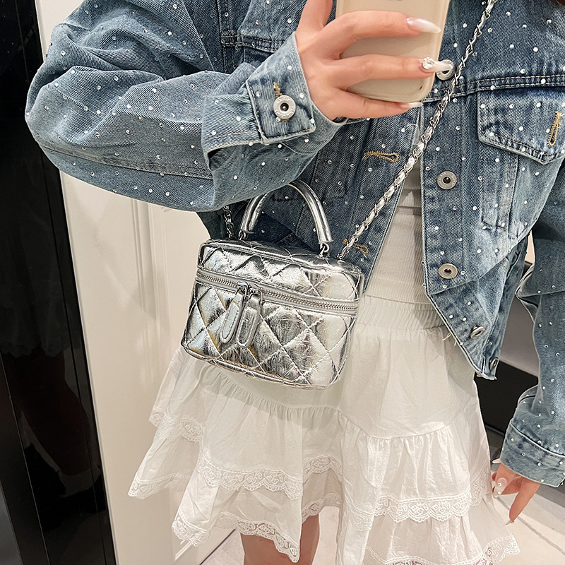 2025 Autumn New Women s Mini Bag trend New Mini Bucket Bag Niche Design New Women s Shoulder Bag Autumn New Designer Bag Fashionable Women s Crossbody