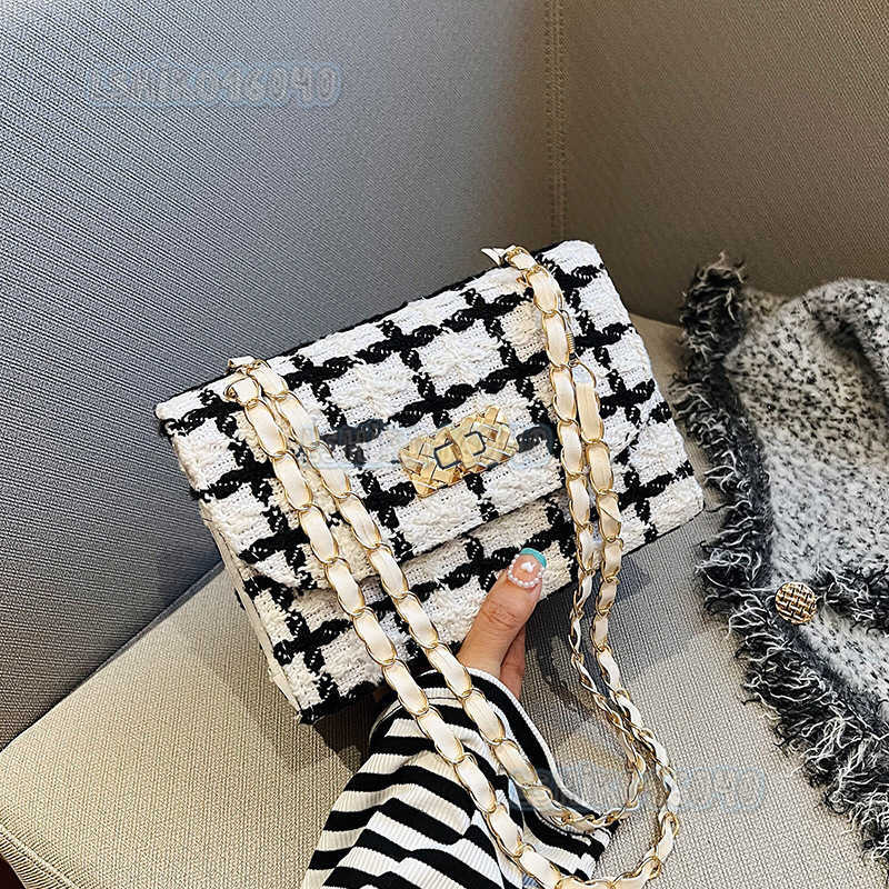 2024 Spring and Autumn New Style Woolen Bag for Women Fashion Trendy Chain Bag Textured Single Shoulder Crossbody Small Square Bag H250808