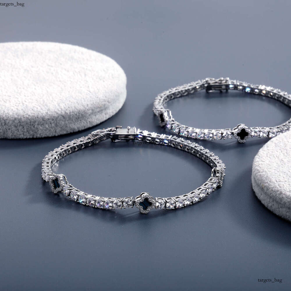 New Bracelet Four-Leaf Flower Moissanite chain Tennis Necklace for Women Exquisite High-End Sense Jewelry Clavicle Chain