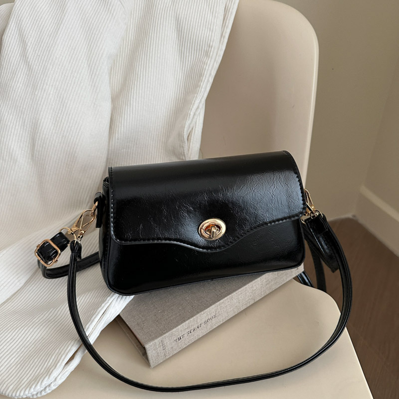 2025 Autumn New Handheld bag Small Square Bag Fashionable And women s Simple Women s Shoulder Bag New Niche Design For Women s Crossbody Bag Autumn Ne