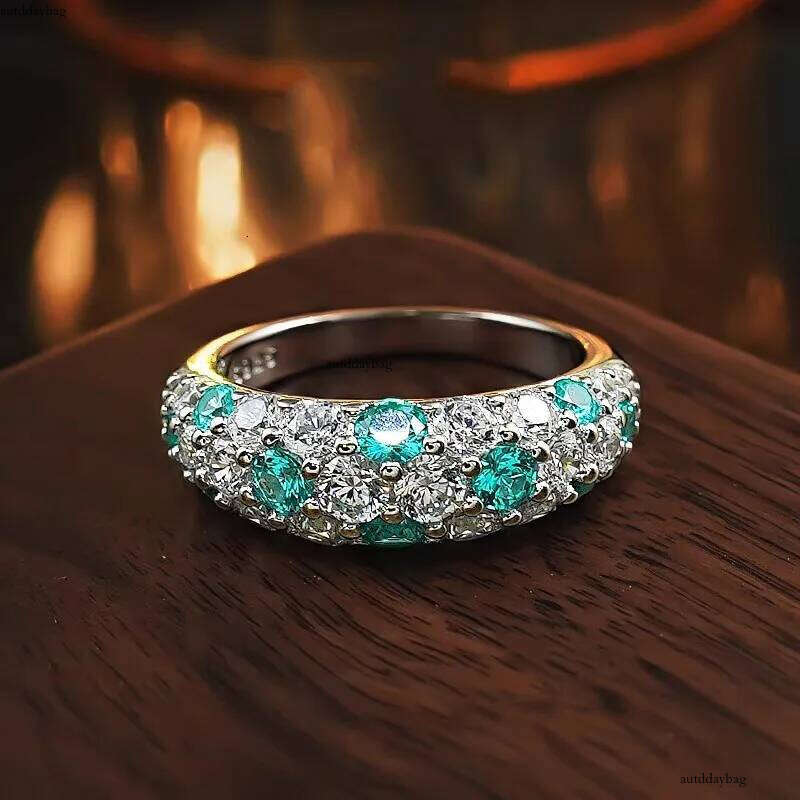 2025 Choucong Ins Top Sell Jewelry Soild 100% S Sterling Sier Full Gypsophila Green Lab Moissanite Dia Eternity Women Wedding Band Ring Gift