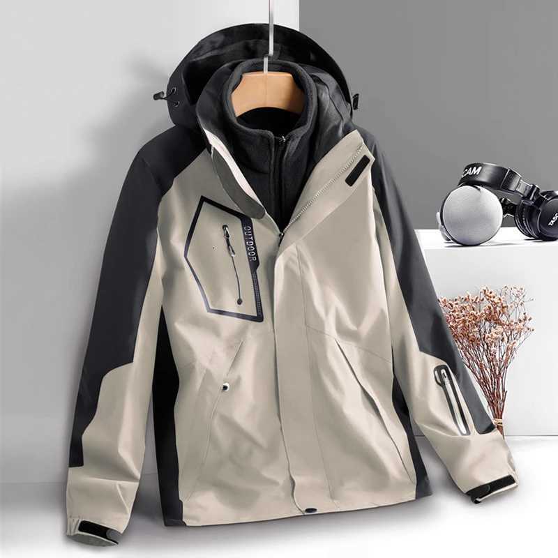 Two-piece jacket for men detachable windproof waterproof mountaineering clothing 3-in- outdoor waterproof jacket new style W250809