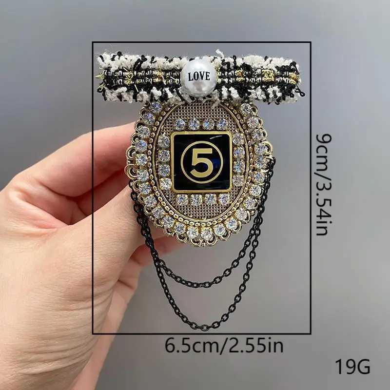 High-end Crystal Pearl Tassel Chain Pins Brooches for Women Camellia Flower Corsage Luxury Jewelry Accessories for Backpack Y250809