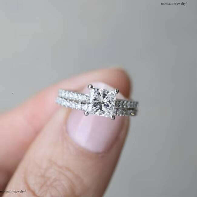 Design Elegant Style with Certificate 14K Gold 1ct square Shape VVS Moissanite Dia Wedding Ring for Engagement