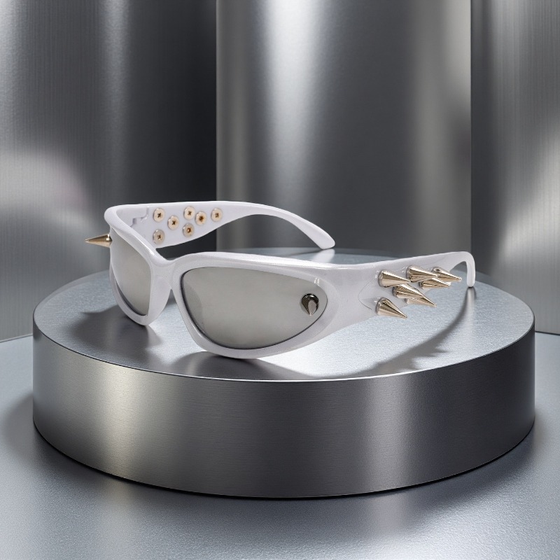 Fashionable Riveted Thorns Unisex Sun Glasses - Urban Chic Accessory