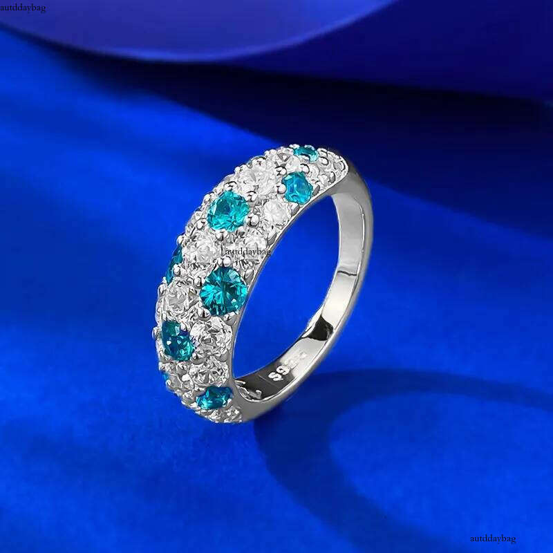 2025 Choucong Ins Top Sell Jewelry Soild 100% S Sterling Sier Full Gypsophila Green Lab Moissanite Dia Eternity Women Wedding Band Ring Gift