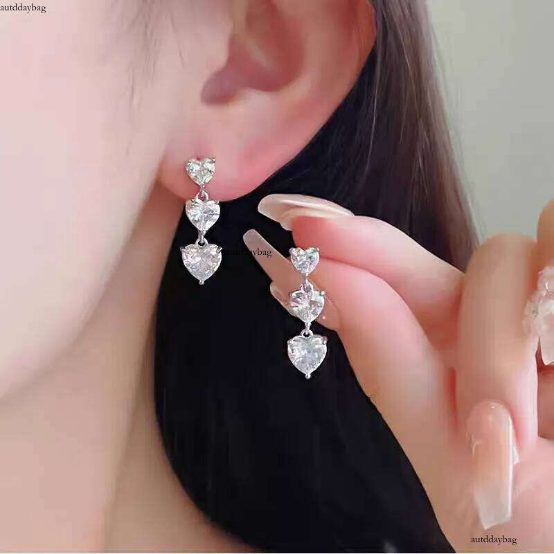 2025 Ins Top Sell Dangle Earrings Jewelry Pure 100% Sterling Sier Heart Shape White Lab Moissanite Dia Party Elegant Women Wedding Bride Long Earring