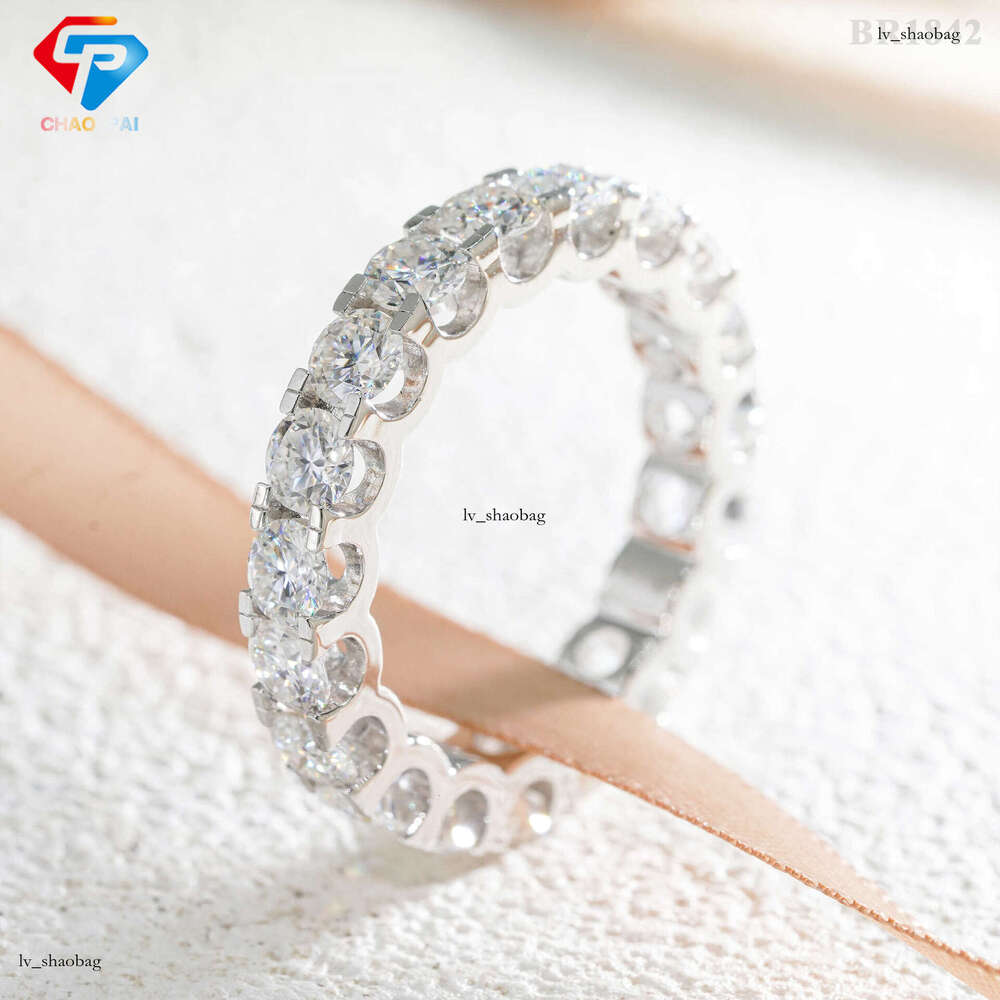 Hip-Hop Silver Inlaid Round Moissanite for Men and Women, Fashionable Full Diamond Ring