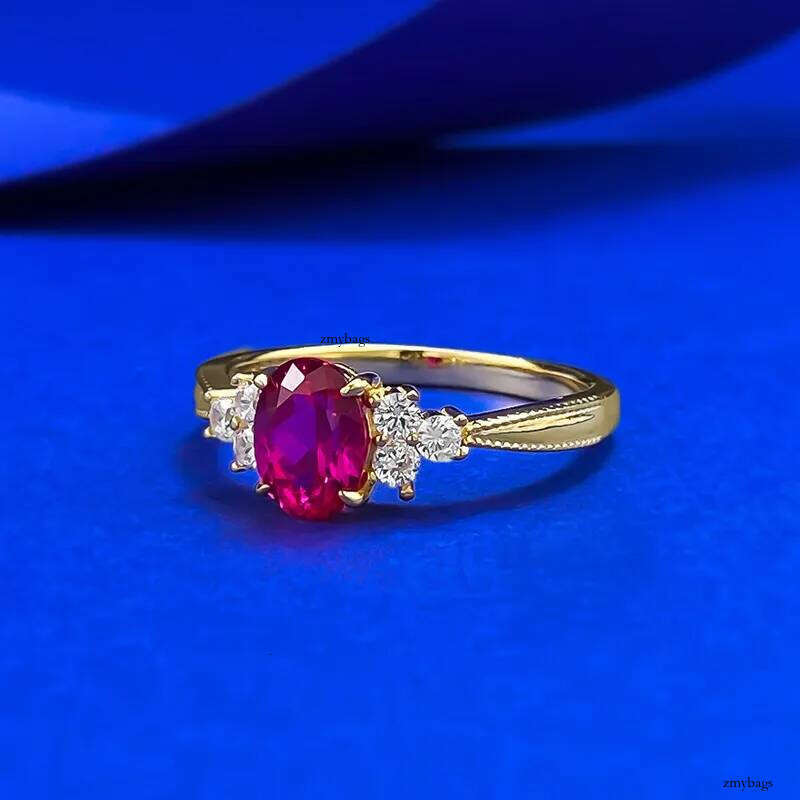Choucong Vintage Fashion Jewelry Genuine 100% Sterling Sier Oval Cut Red Garnet Lab Moissanite Dia Party Eternity Women Wedding Bridal Ring Gift