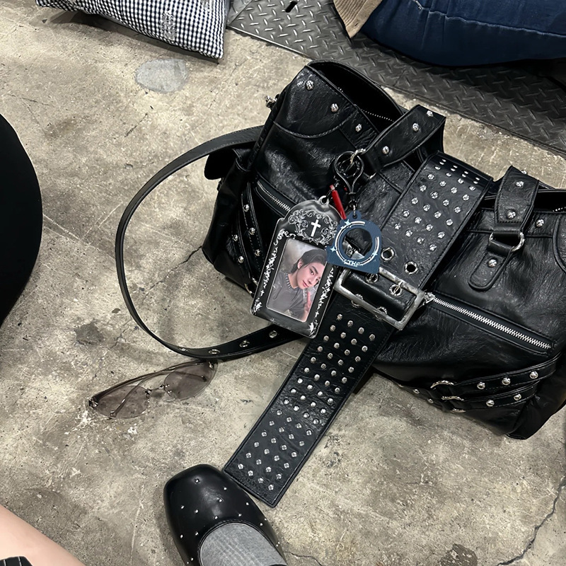2025 Autumn New Large Capacity Women s Shoulder Bag Punk Style Rivet Fashion Elegant Casual Versatile New Women s Crossbody Bag Autumn New Niche Desig