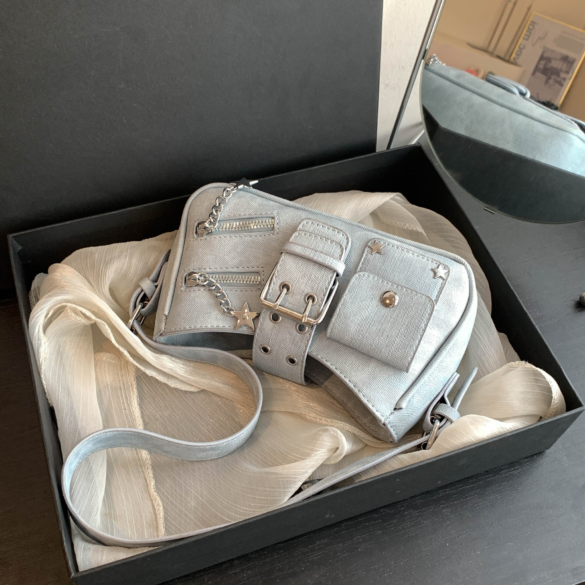 2025 Autumn New niche design Shoulder Bag Spicy Girl Style Armpit Bag Fashionable Crossbody Bag New Women s Shoulder Bag Autumn New Designer Bag