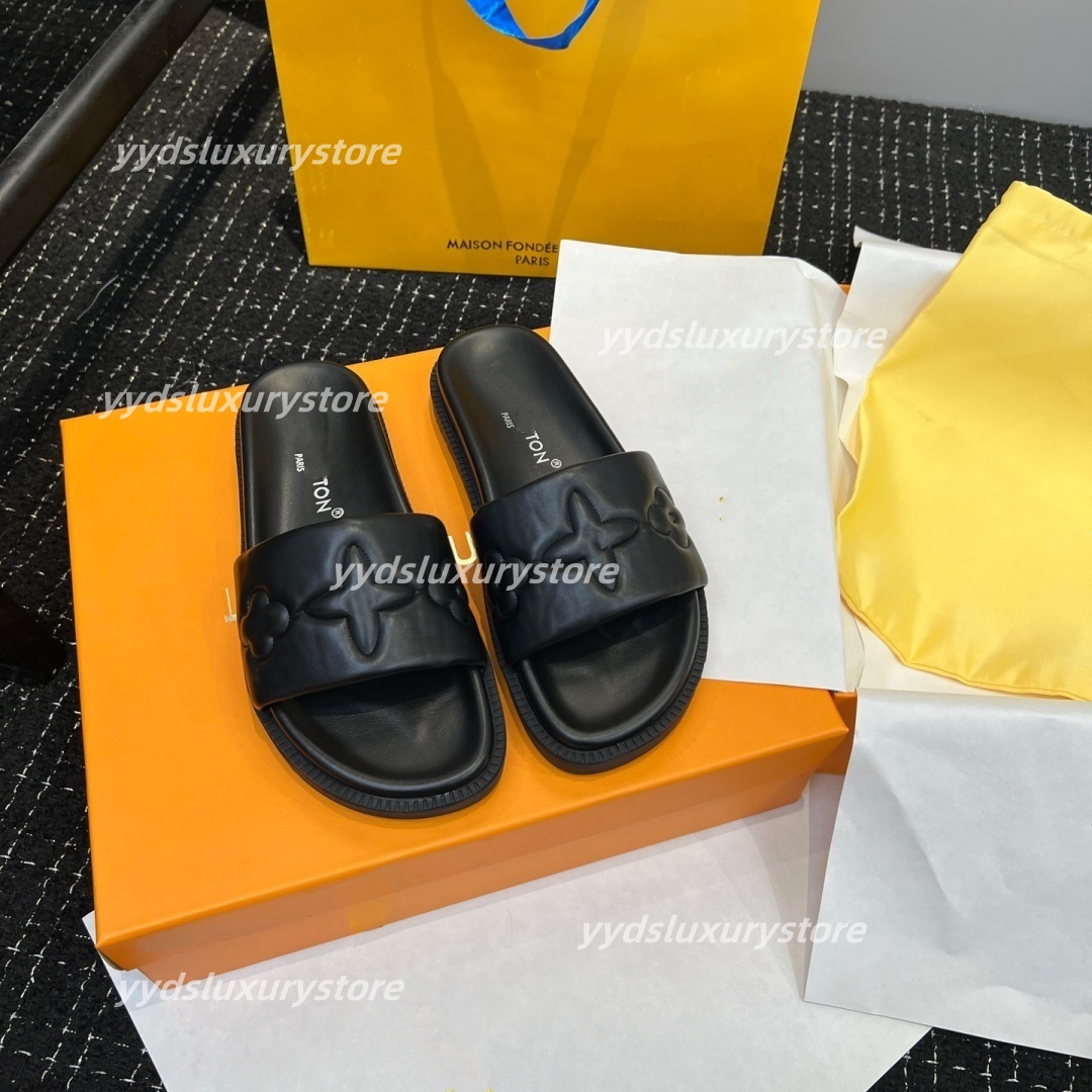 Designer Sandals 2025 Classic fashion soft-soled printed sandals for women outdoor beach slippers high-quality thick-soled sandals