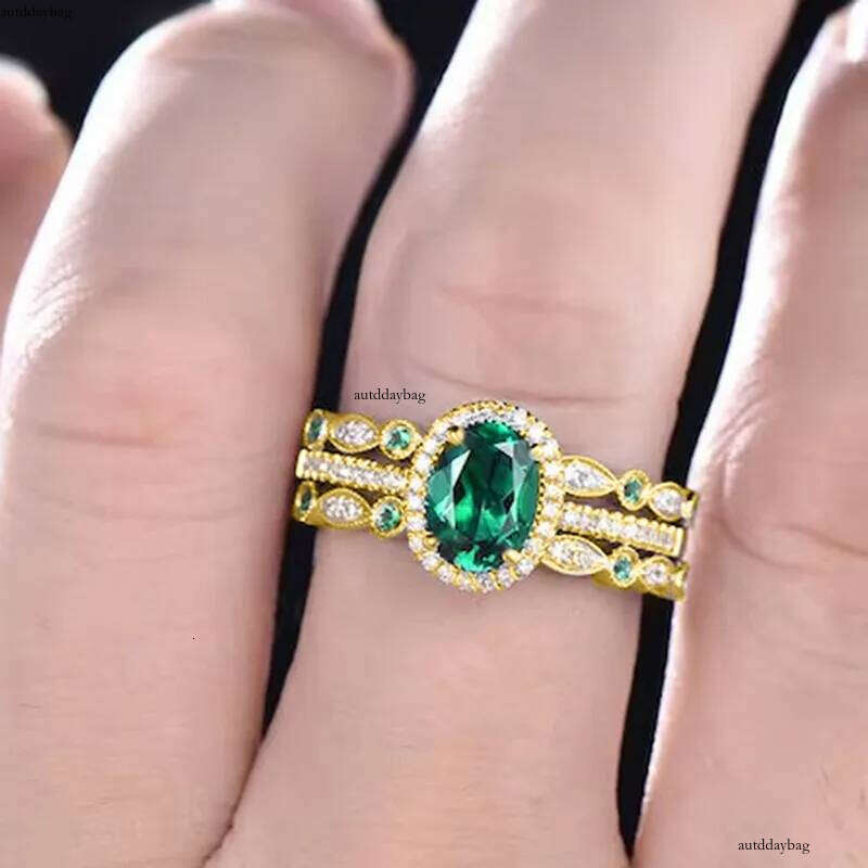 2025 Choucong 3pcs Ins Top Sell Elegant Vintage Jewelry 10KT White Rose Gold Fill Oval Cut Emerald CZ Dia Party Promise Gorgeous Women Bridal Ring Set