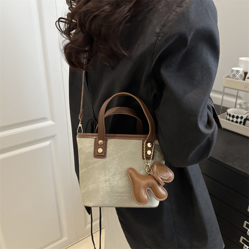 2025 Autumn New Fashionable Women s Small Bag Casual And Simple Shoulder Niche Bucket fashion Design Crossbody Designer