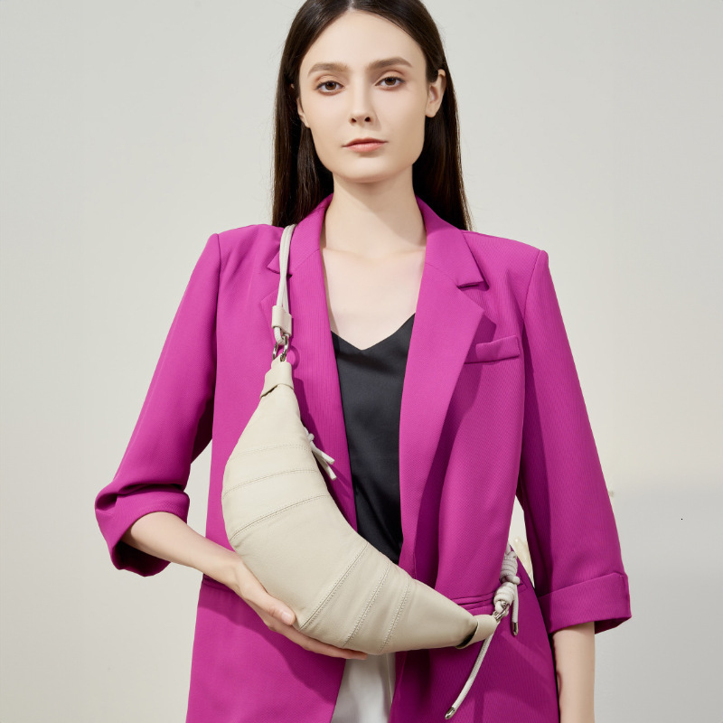 Top Layer Cowhide Croissant Genuine Leather Horn Niche Design Korean Saddle Fashion Versatile Shoulder Crossbody Bag