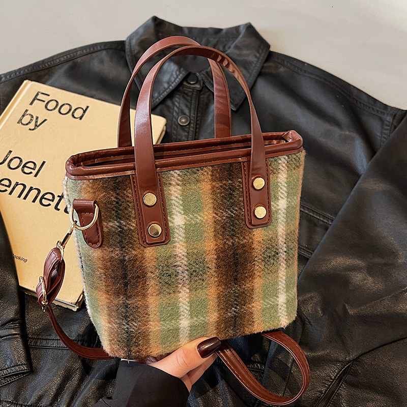 Autumn New Niche Fashion Women's Handbags Women's Crossbody Bags Fashionable Women's Hand-held Bucket Bags fashion New Women's Sho