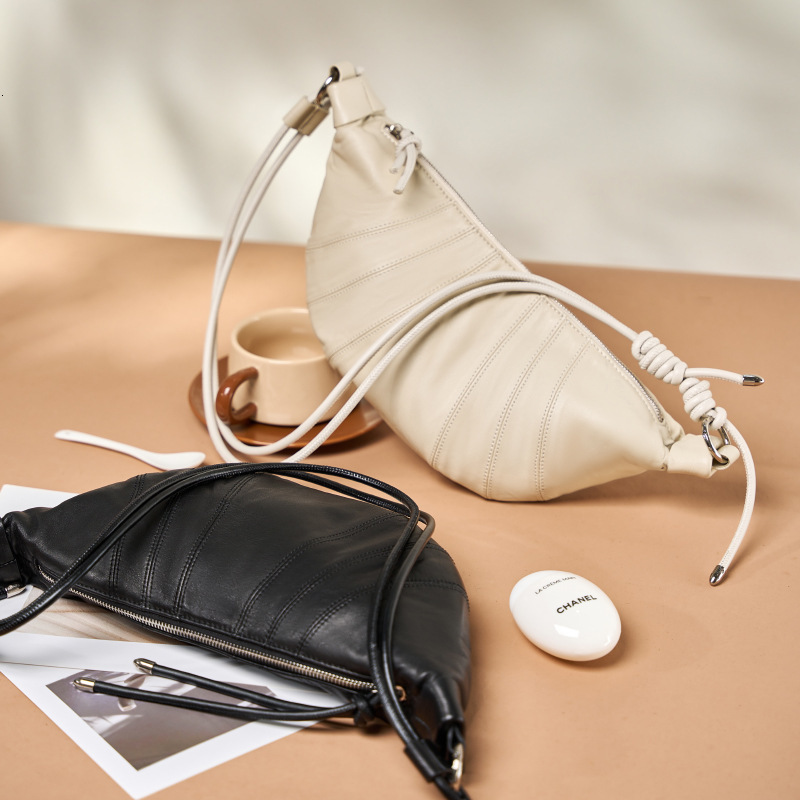 Top Layer Cowhide Croissant Genuine Leather Horn Niche Design Korean Saddle Fashion Versatile Shoulder Crossbody Bag