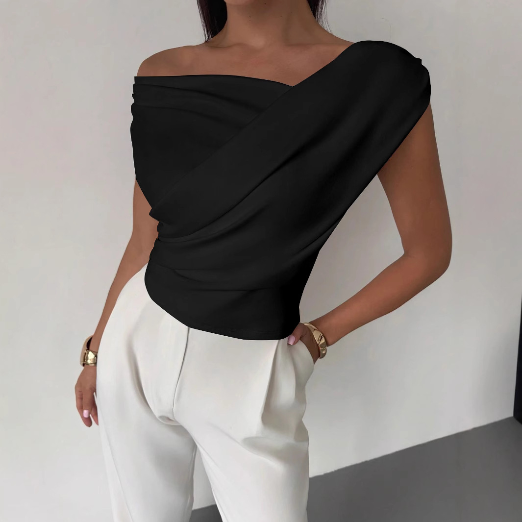 Lady's white one-shoulder cross-furrowed blouse