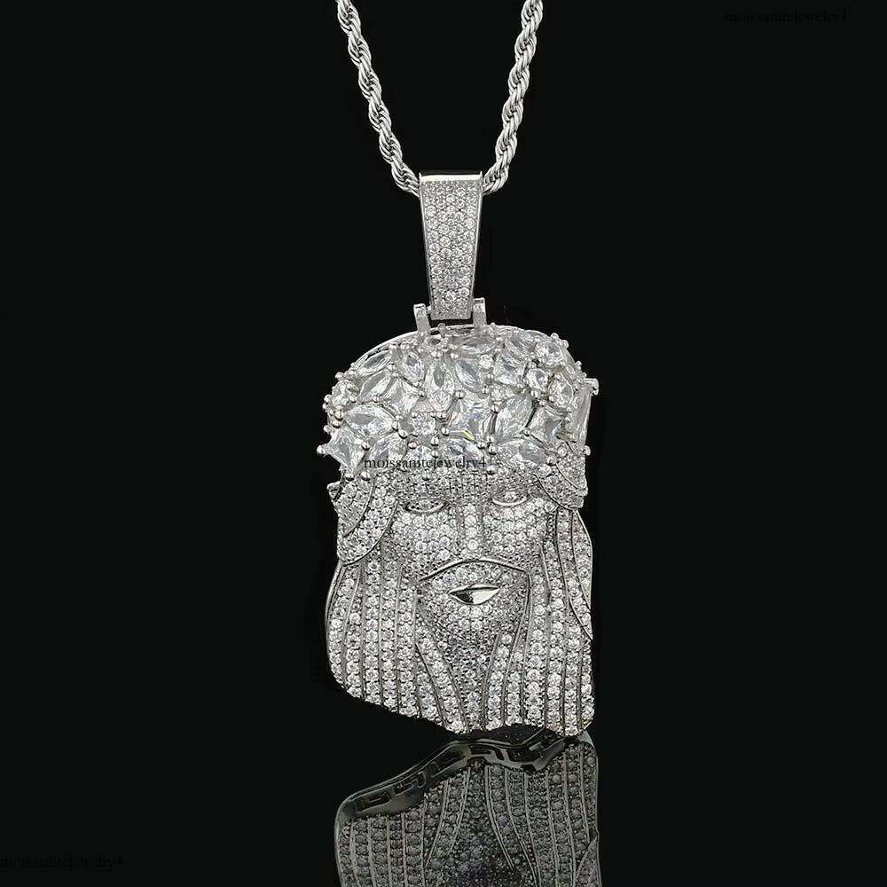 NUOYA Hip Hop Jewelry Iced Out Dia Charm Gold Sier Plated Claw Setting Zircon Wreath Jesus Head Pendant for Women
