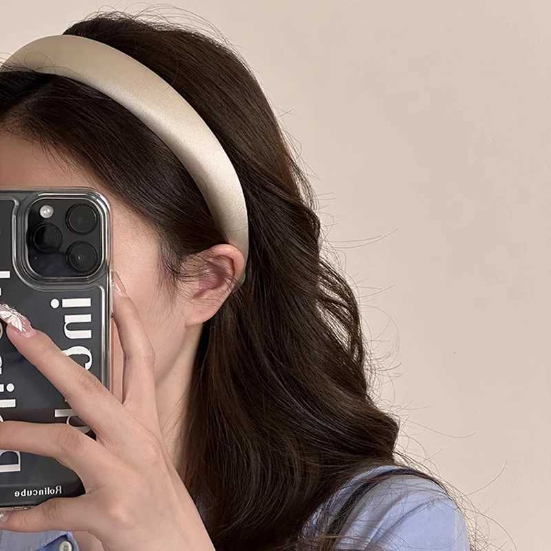 Shiny Satin Fabric Band Wide Cross Hands Daily Hear Sweet Simple Bands Wen Hair Accessories Y250809