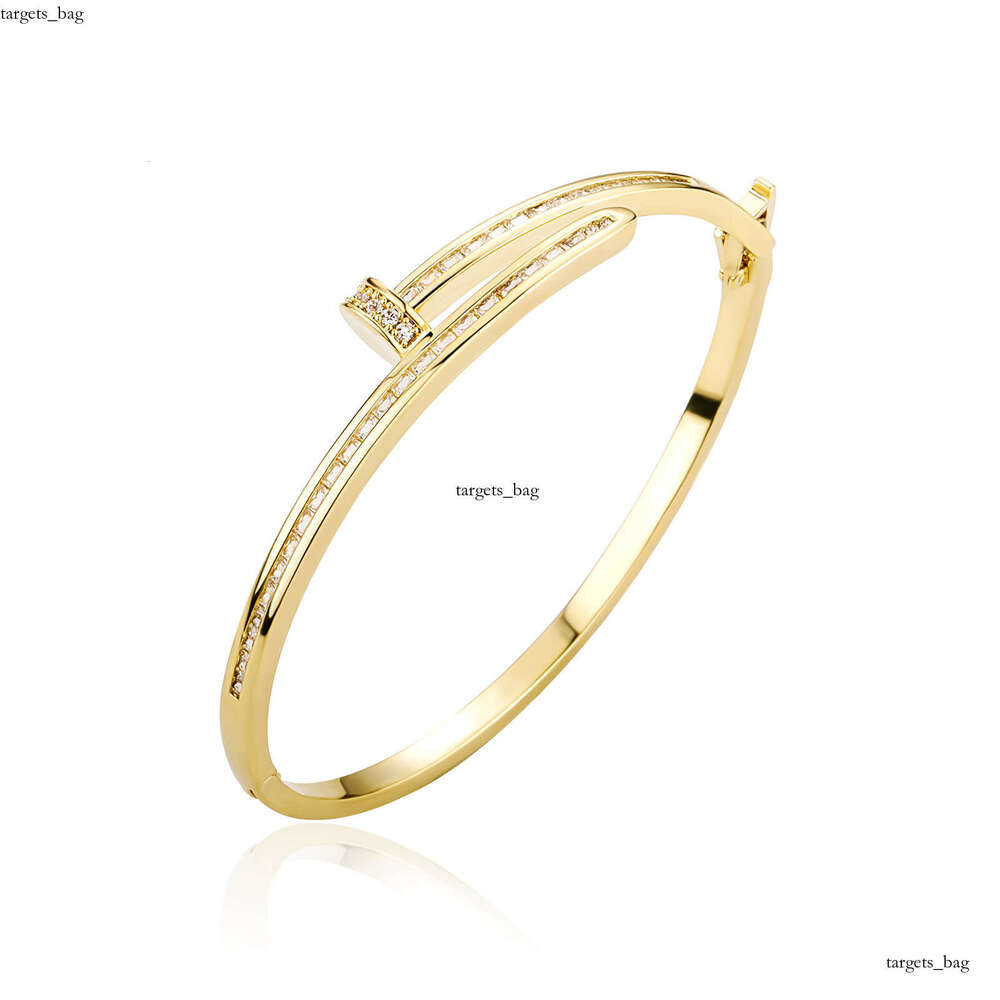 Hip Hop Classic Luxurious Nail-Shaped Zircon Earrings Bracelet INS Internet Celebrity Hot Push Gold Australian Personality Jewelry