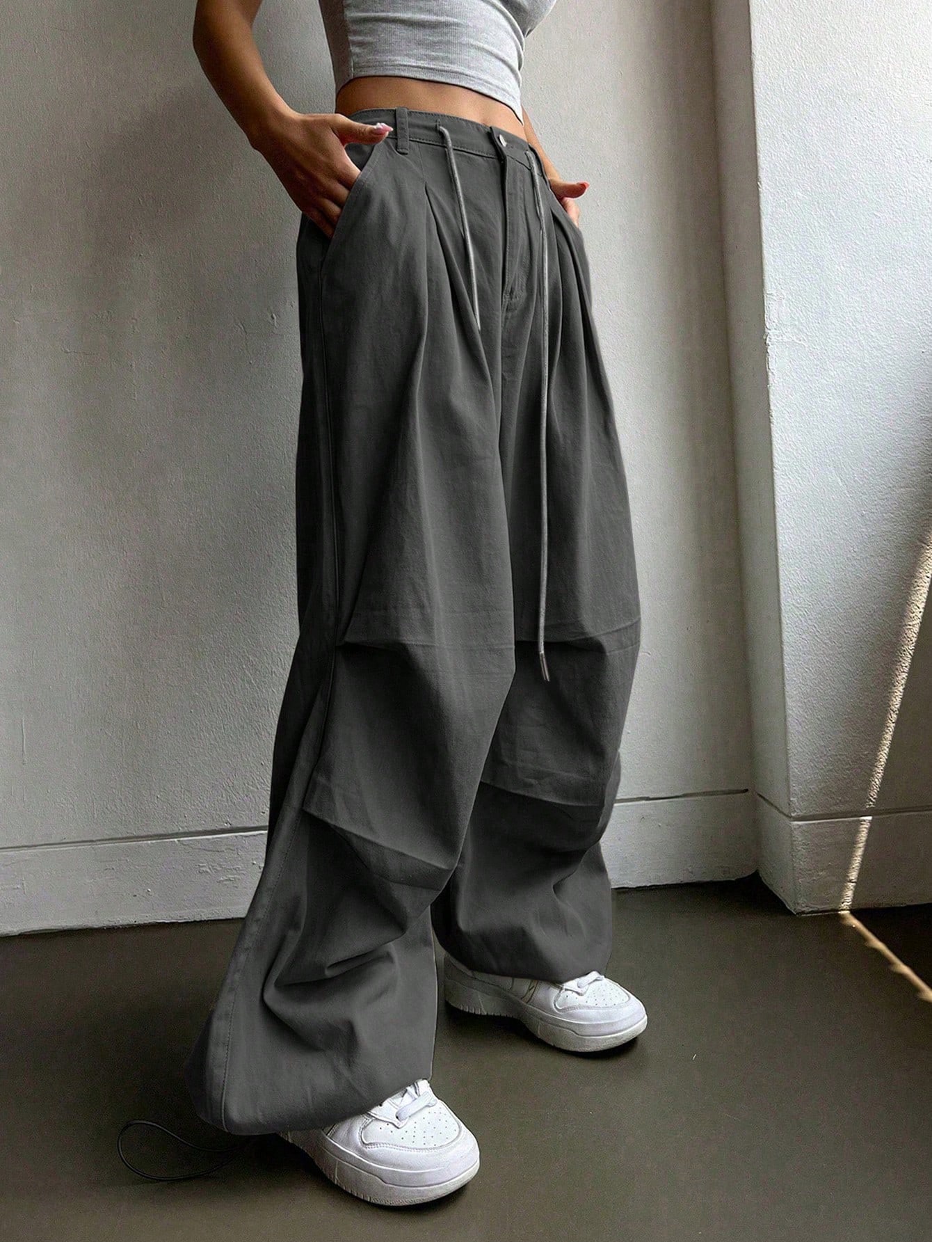 Stylish Lady's Gray Loose-Fit Jeans Perfect Pairing for Your Outfit