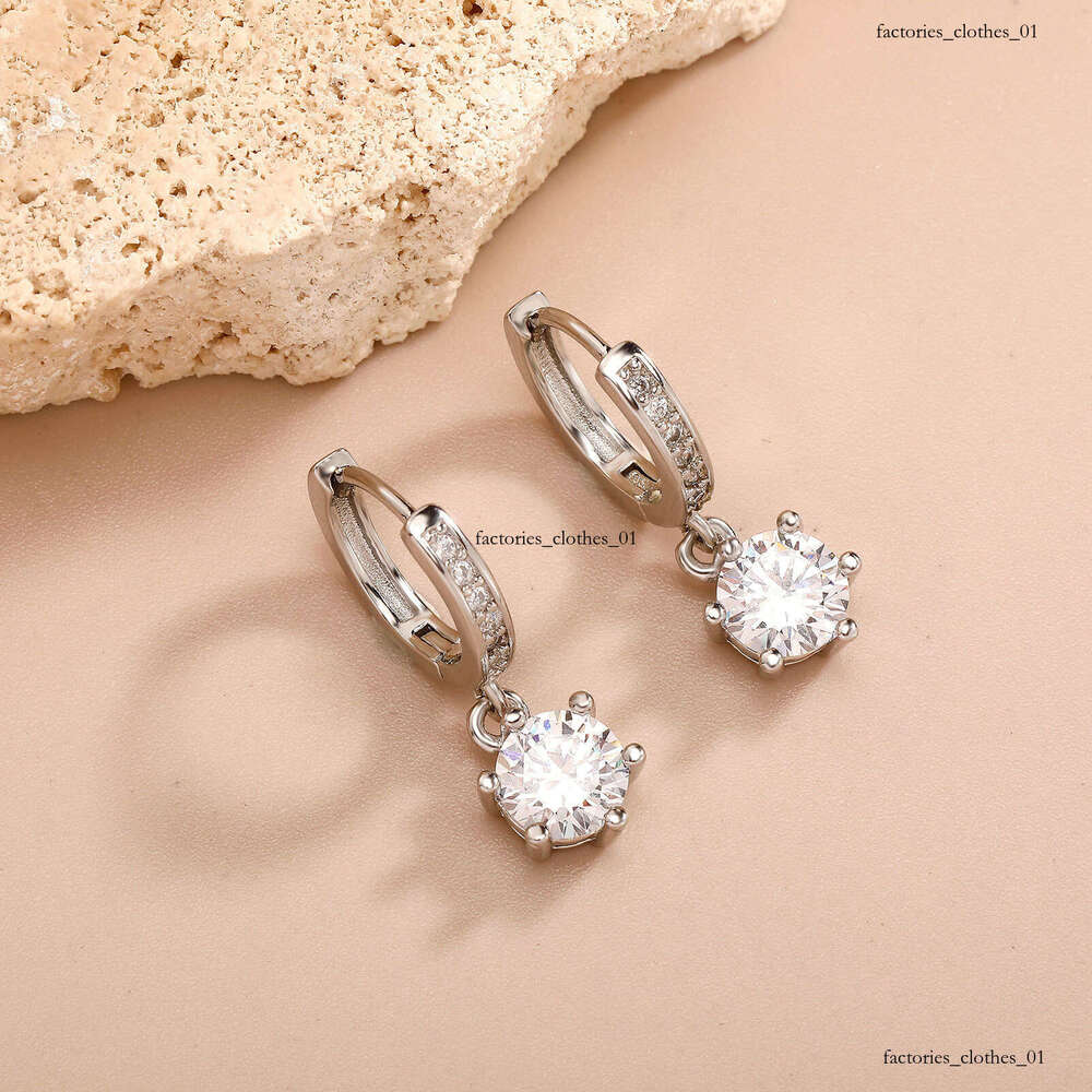 Minimalist Heart Zircon for Women, Unique Sterling Silver Micro-inlaid Zircon, Gold-plated Round Dia Earrings
