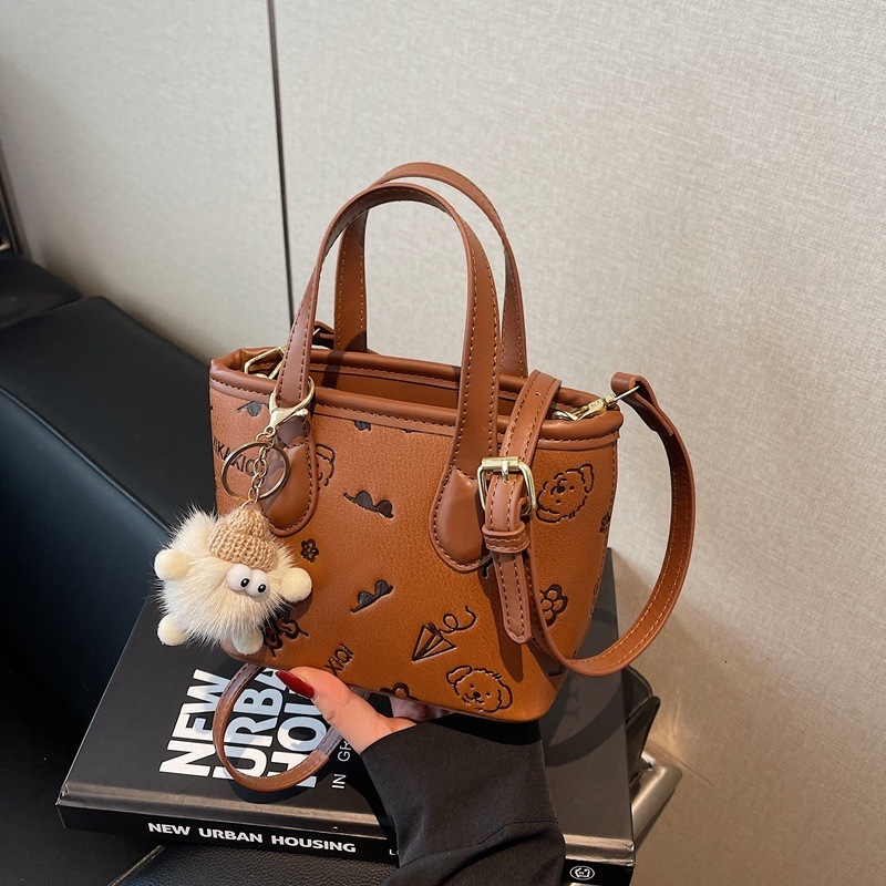 bag 2025 Autumn New Bucket Bag Elegant Compact Luxurious Fashionable women s Women s Crossbody Bag New Women s Shoulder Bag Autumn New Designer Bag