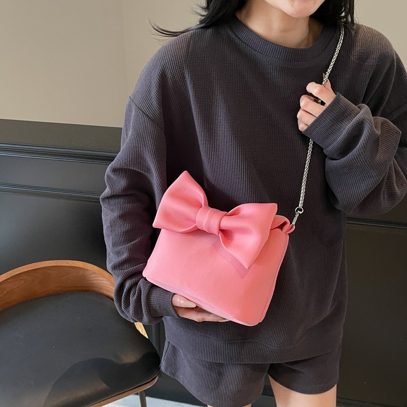 2025 Autumn new sweet girl pink bow women s handbag new casual shoulder bag fashion chain new women s crossbody bag autumn new designer bag