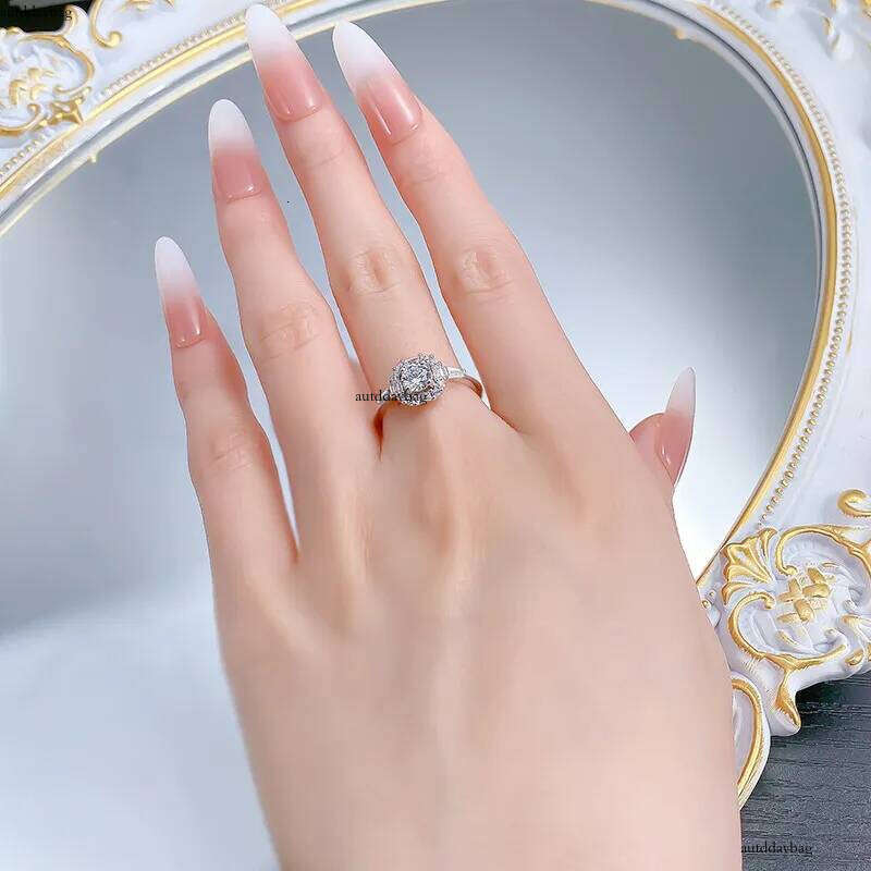 Ins Top Sell Gorgeous Sparkling Wedding Rings Jewelry Genuine 100% Sterling Sier Round White Lab Moissanite Dia Party Eternity Women Bride Ring Gift