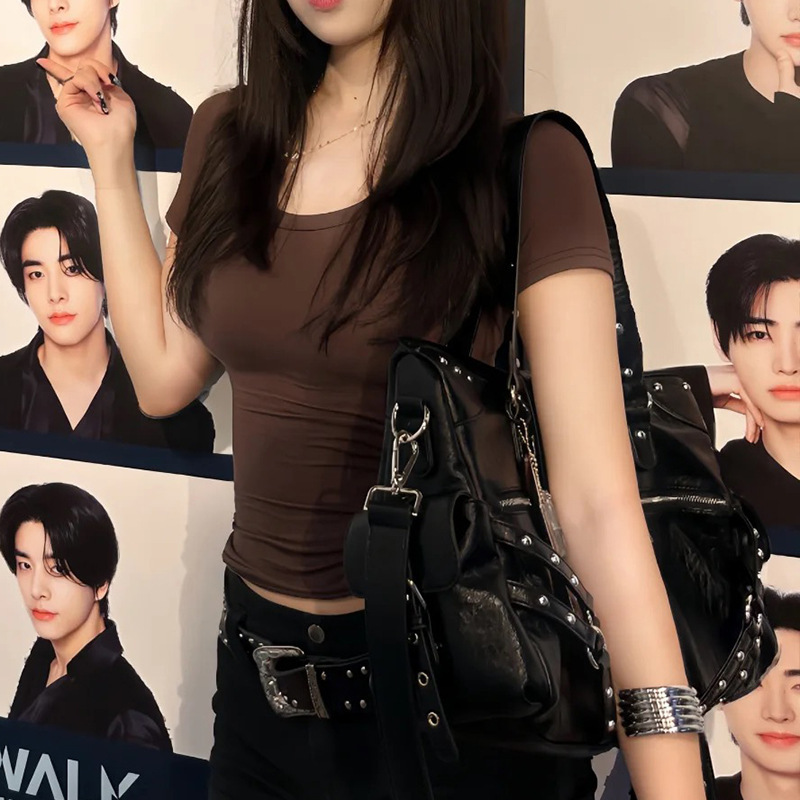 2025 Autumn New Large Capacity Women s Shoulder Bag Punk Style Rivet Fashion Elegant Casual Versatile New Women s Crossbody Bag Autumn New Niche Desig