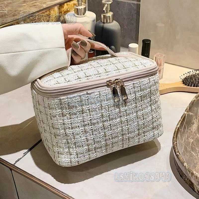 2024 New Style Fashion Makeup Bag Large Capacity Portable Handbag Cosmetic Organizer H250808