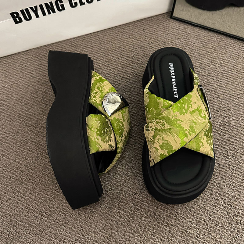 High end style thick soled women's sandals summer outdoor fashion new style super popular height increasing slippers designer sandals